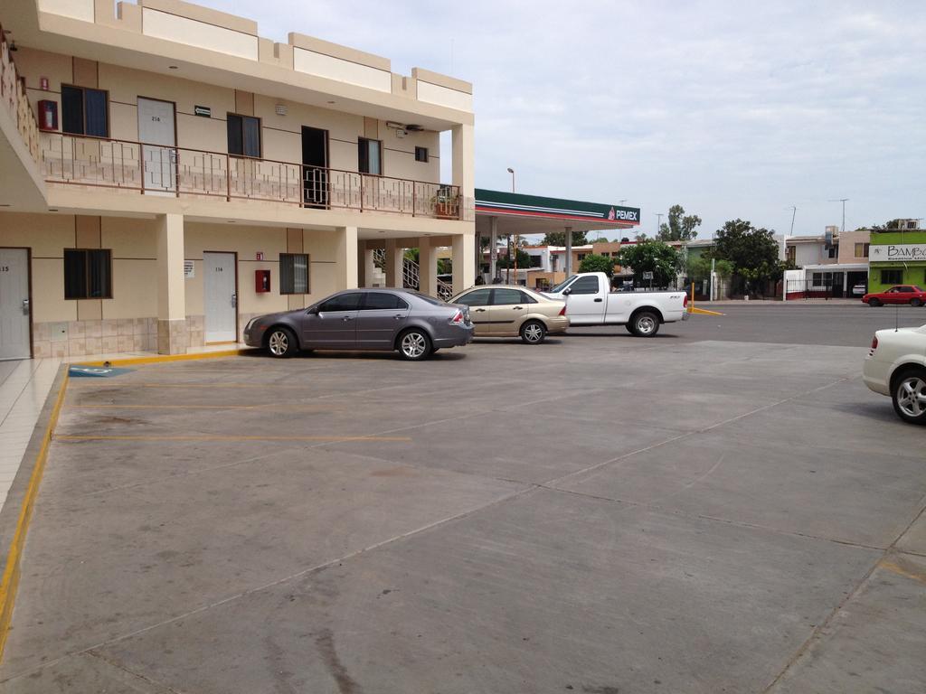 Hotel Hacienda Nainari Ciudad Obregon Bagian luar foto