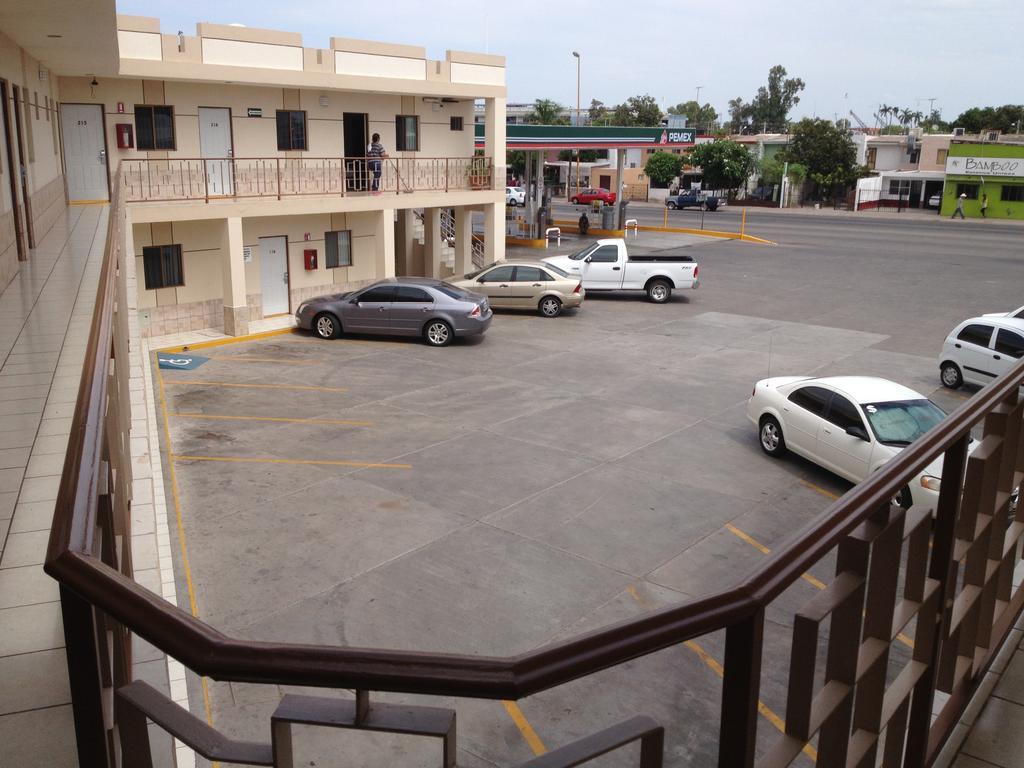 Hotel Hacienda Nainari Ciudad Obregon Bagian luar foto