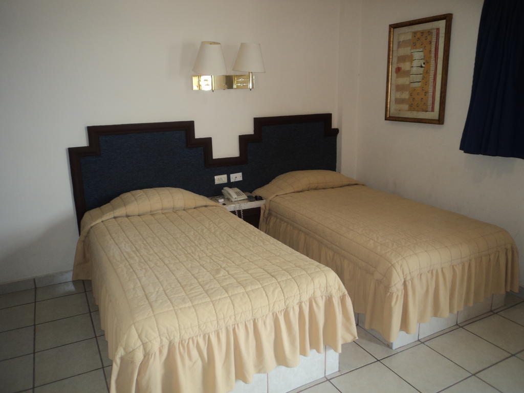 Hotel Hacienda Nainari Ciudad Obregon Bagian luar foto